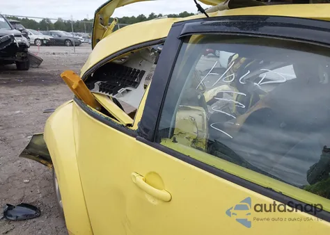 2006 Volkswagen New Beetle 2.5 from USA, damaged, VIN 3VWPW31C26M422703